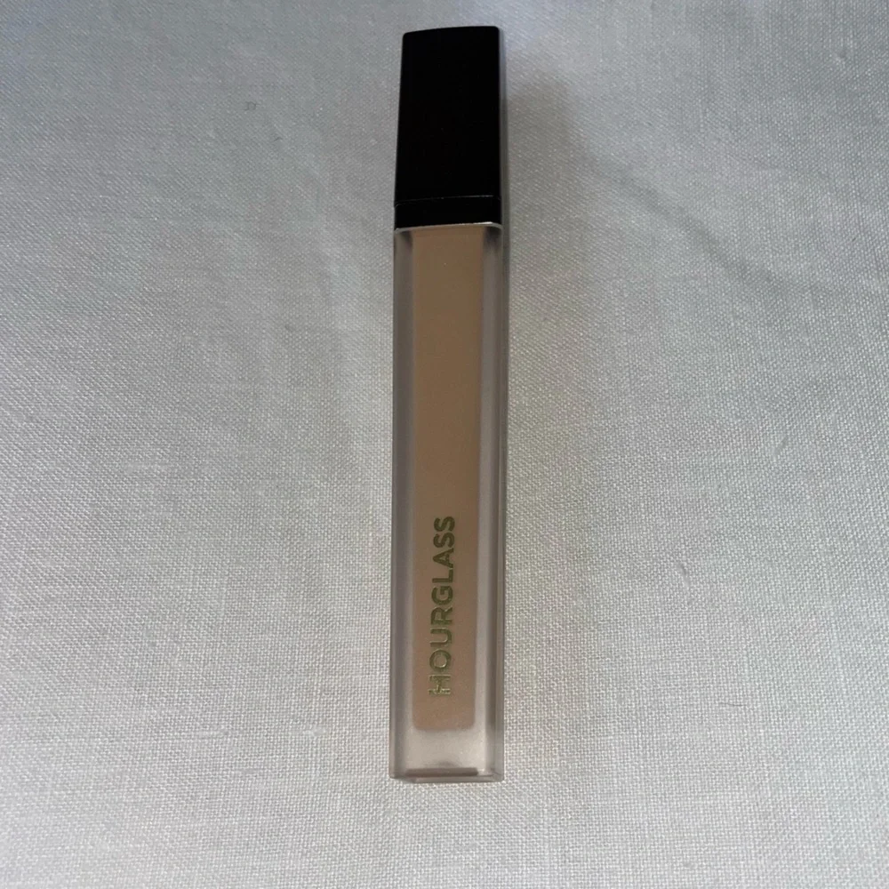 Hourglass Vanish™ Airbrush Concealer in shade Beach